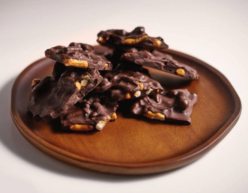 barkTHINS Pretzel with Sea Salt Dark Chocolate - 4.7oz