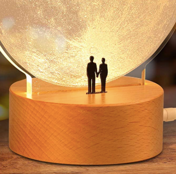 Lampara De Pareja Viendo La Luna Lampara Luna