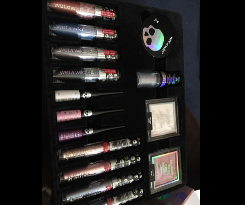 Wet n wild Edicion Limitada Goth-O-Graphic Holografico