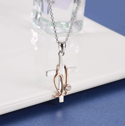 Collar Medico Rosa Y Plata Cruz Etetoscopio Medicina