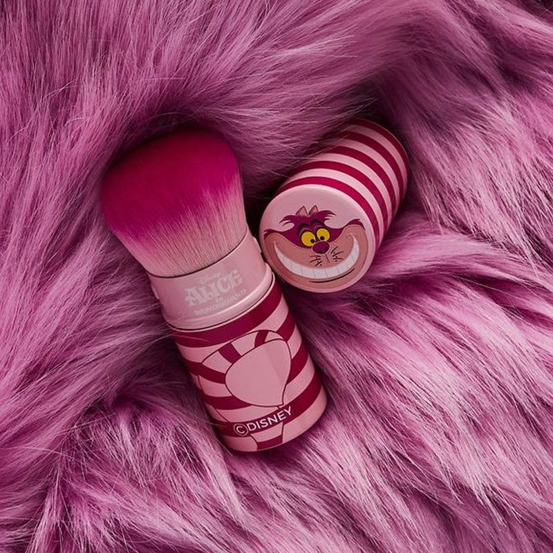 Alicia En El Pais De Las Maravillas Brocha Chesire Kabuki