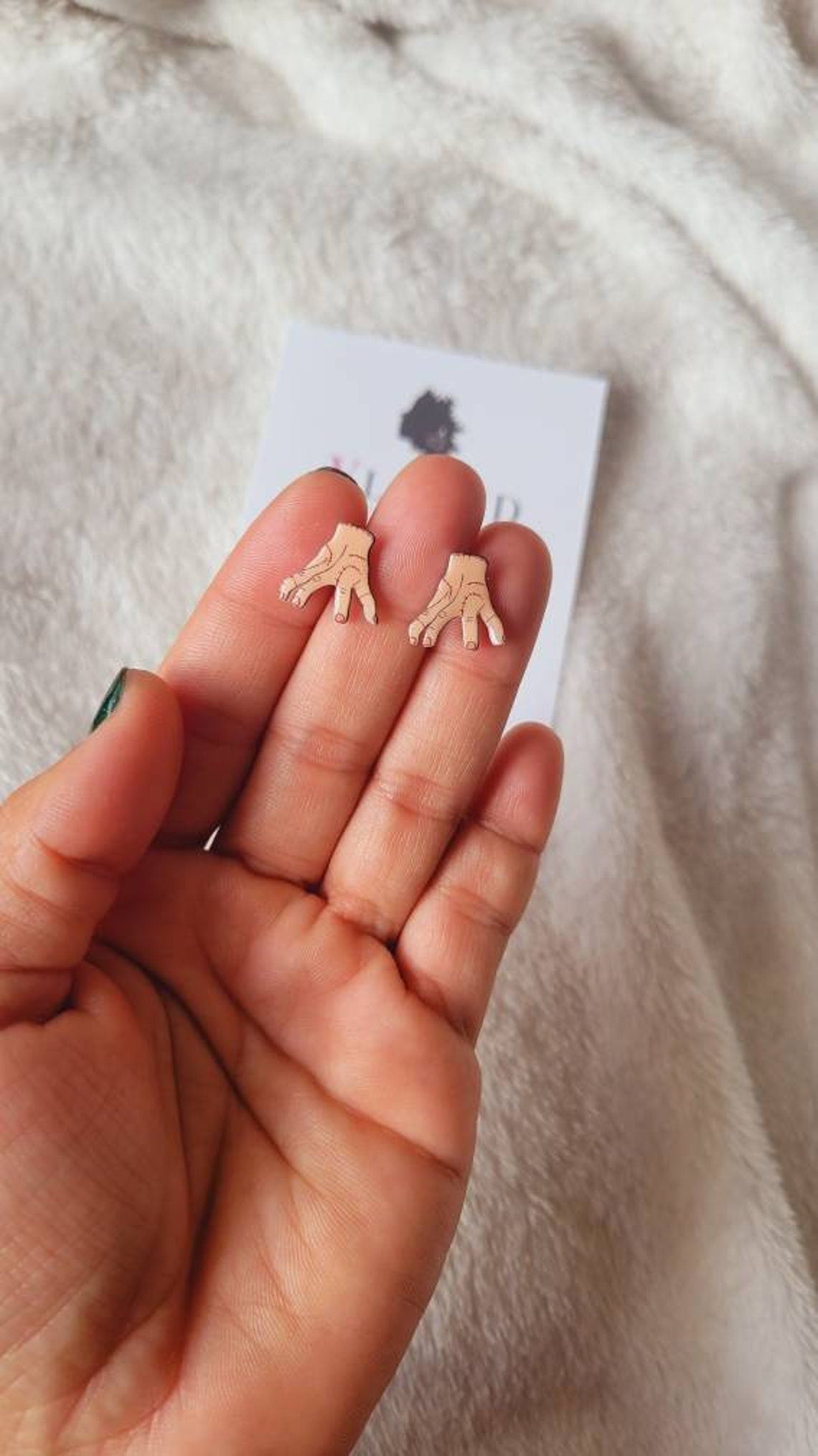 Locos Adams Aretes Wednesday