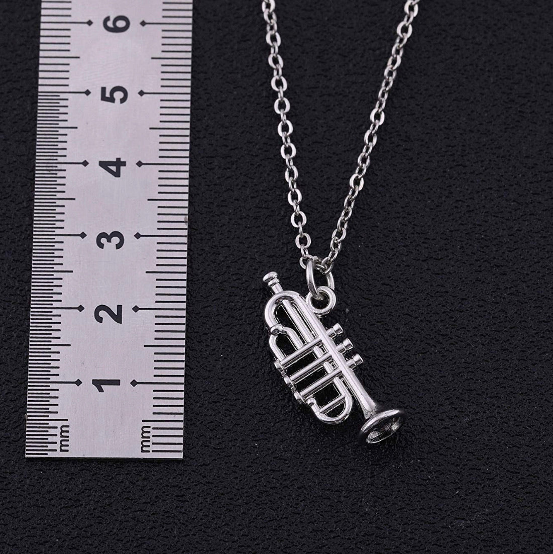 Collar Trompeta Plateado