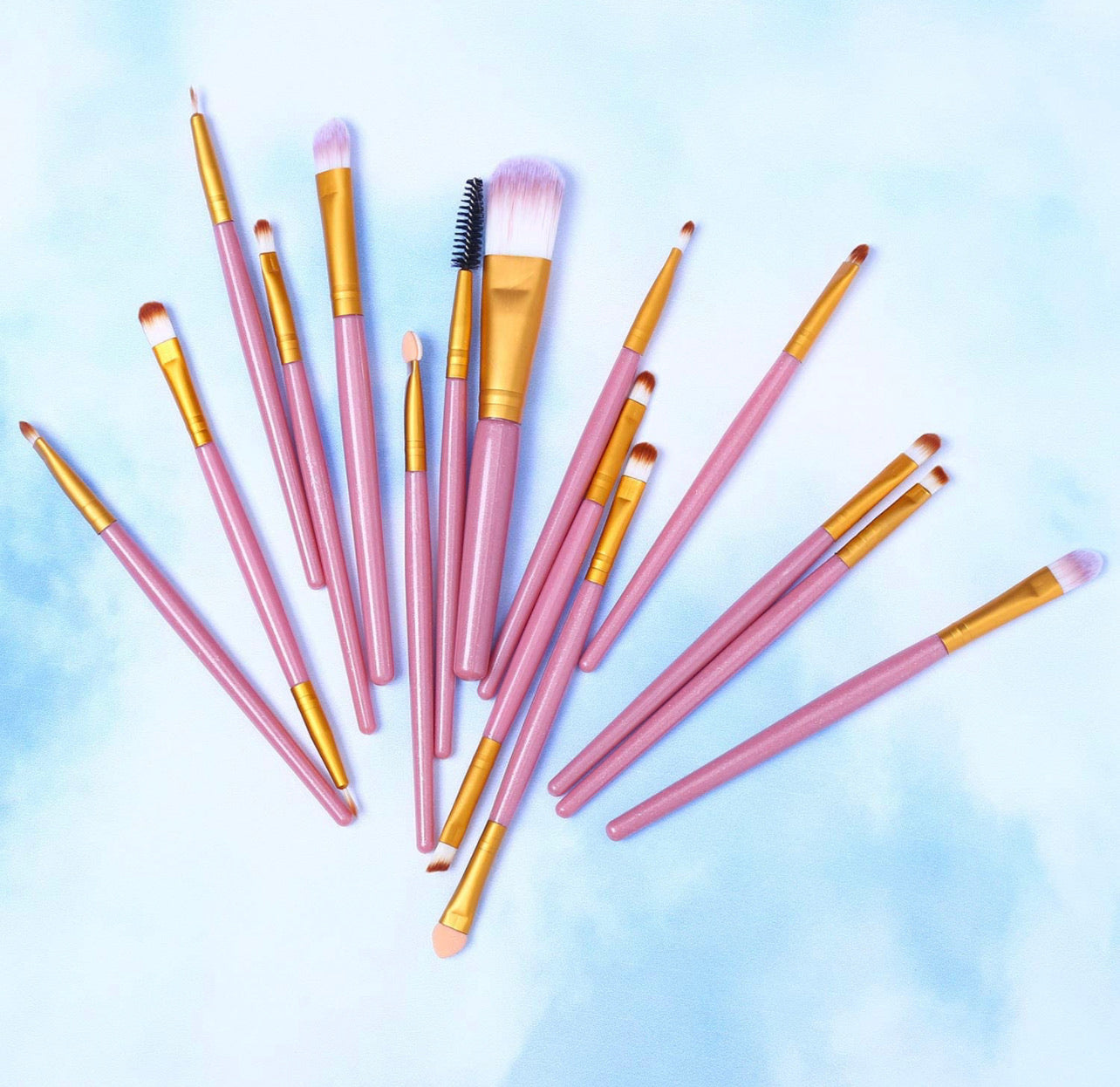 Paleta De Sombras y Set De Brochas Ucanbe