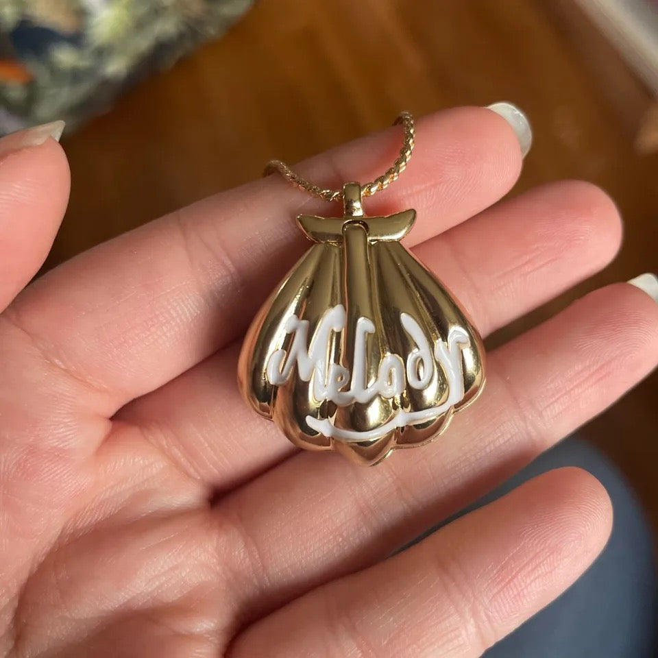 La Sirenita Collar Melody Relicario Concha