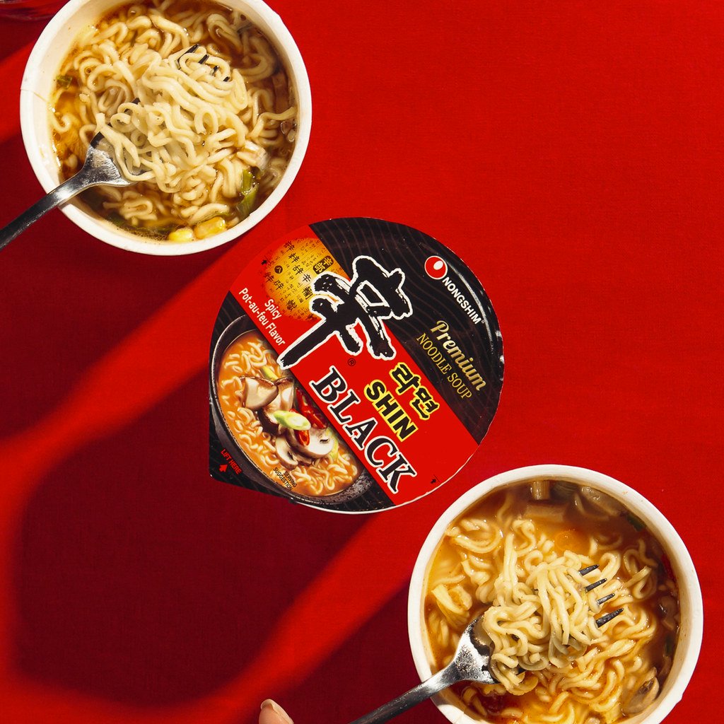 Nongshim Shin Black Spicy Beef & Bone Broth Ramyun Premium Ramen Noodle Soup Cup